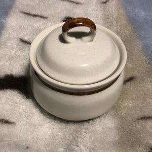 Stoneware sugar bowl with lid